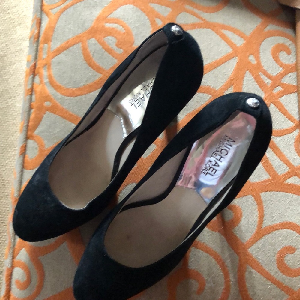 Black Michael Kors heals